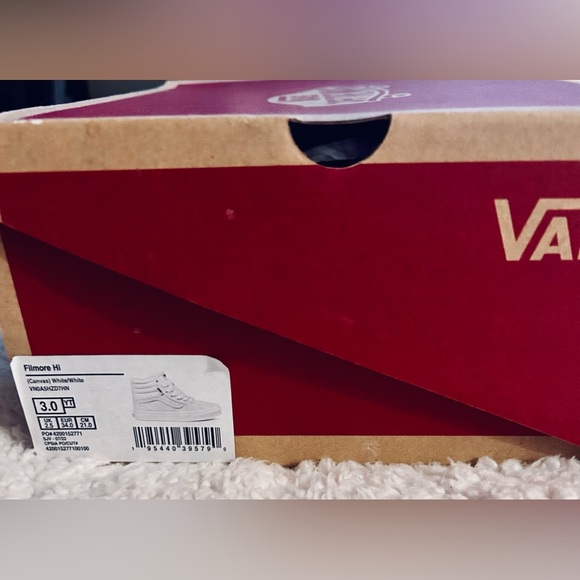 Custom Vans - Picture 13 of 15